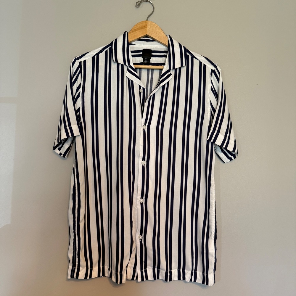HM Navy Blue White Striped Short Sleeve Viscose Camp‎ Collar Shirt Mens Small